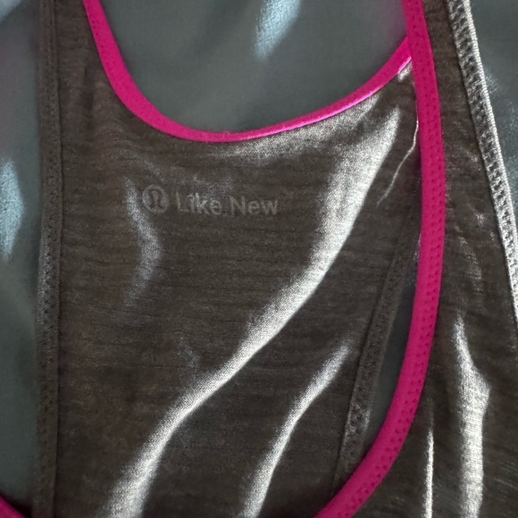 Lululemon like new tank top - Picture 4 of 4